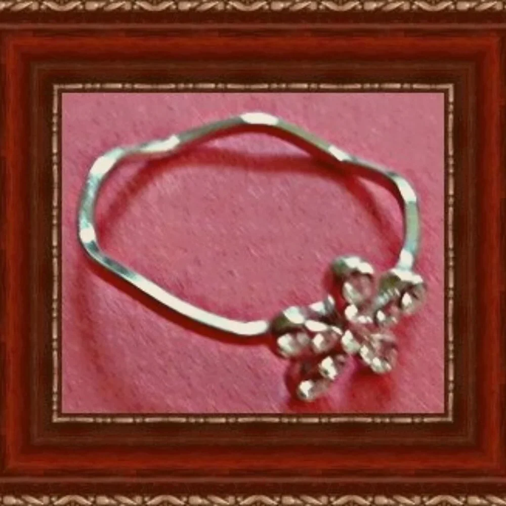 Silver Tone Flower Design Ring Size 5.5 With Clear Crystals